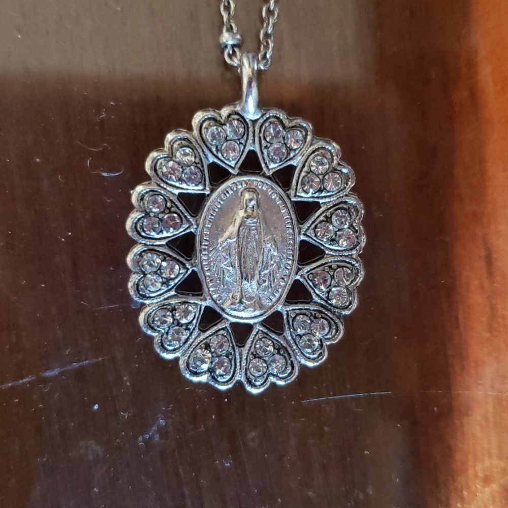 VSA necklace